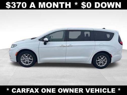 Bright White Clearcoat 2023 Chrysler Pacifica Touring-L