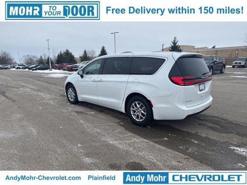 2023 Chrysler Pacifica Touring-L