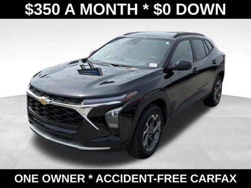 Mosaic Black Metallic 2025 Chevrolet Trax LT