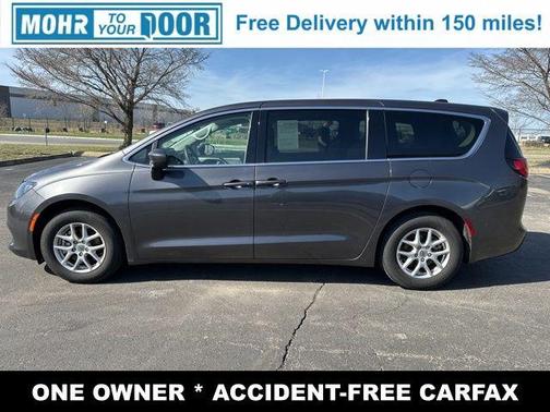 2022 Chrysler Voyager LX