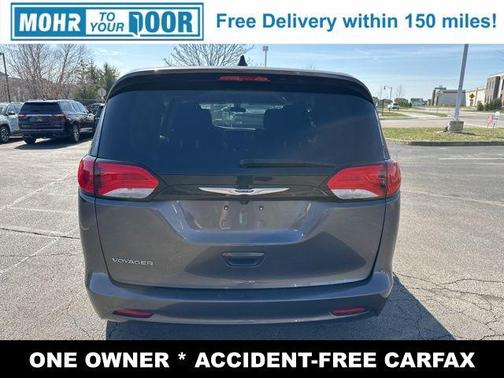 2022 Chrysler Voyager LX