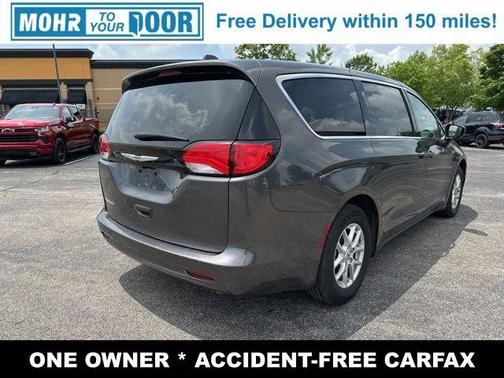 2022 Chrysler Voyager LX