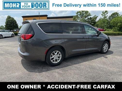 2022 Chrysler Voyager LX