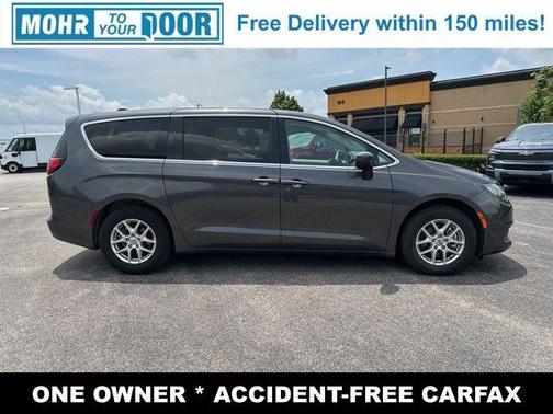 2022 Chrysler Voyager LX