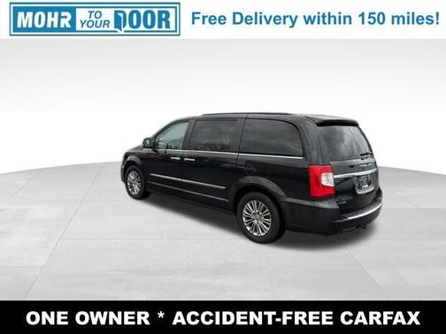 2016 Chrysler Town & Country Touring-L