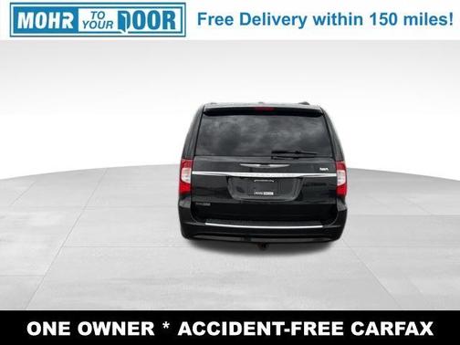 2016 Chrysler Town & Country Touring-L