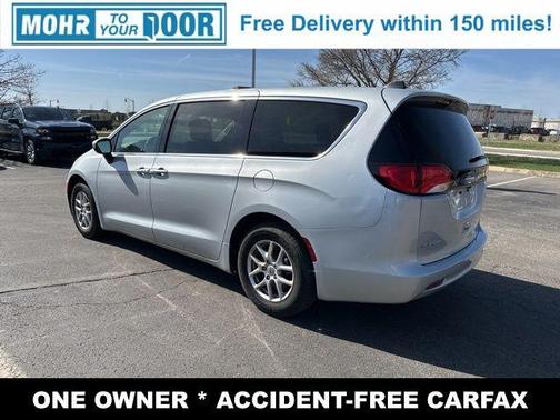 2022 Chrysler Voyager LX