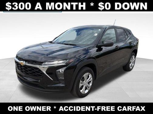Mosaic Black Metallic 2024 Chevrolet Trax LS
