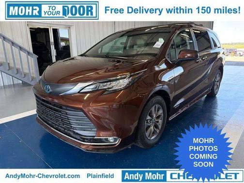 Sunset Bronze Mica 2021 Toyota Sienna XLE