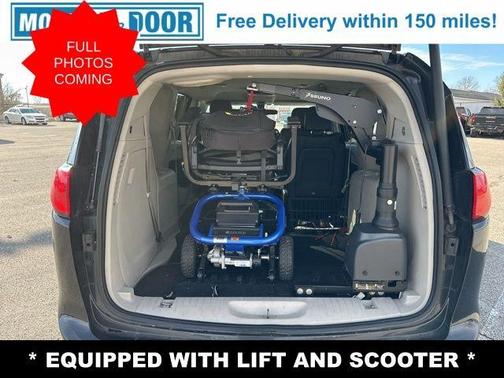 2017 Chrysler Pacifica Touring-L