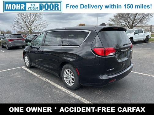 2022 Chrysler Voyager LX