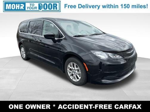 2022 Chrysler Voyager LX