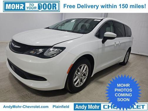 Bright White Clearcoat 2022 Chrysler Voyager LX