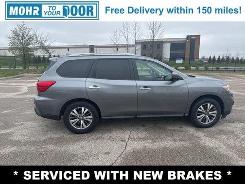 2020 Nissan Pathfinder SV