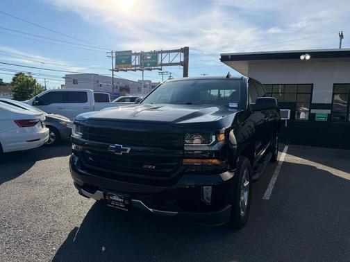 Black 2018 Chevrolet Silverado 1500 2LT