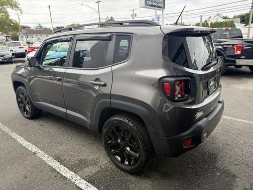Granite Crystal Metallic Clearcoat 2017 Jeep Renegade Altitude