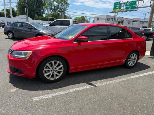 Tornado Red 2014 Volkswagen Jetta Auto SE w/Connectivity