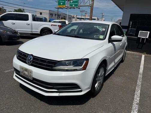 White 2018 Volkswagen Jetta 1.4T S Sedan