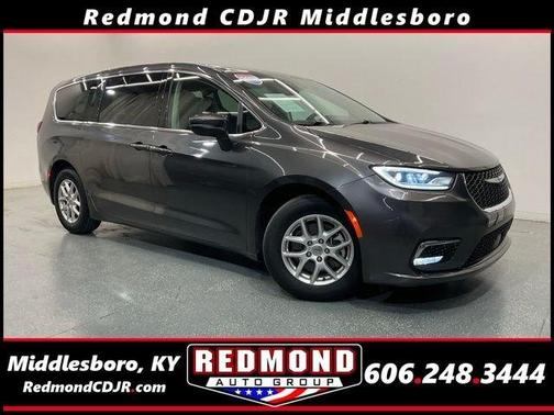 2023 Chrysler Pacifica Touring-L