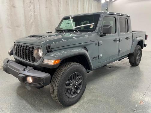 2026 Jeep Gladiator Sport