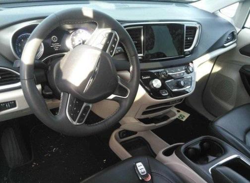 2024 Chrysler Pacifica Touring-L