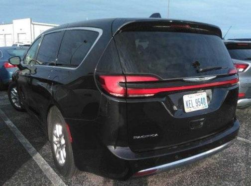 2024 Chrysler Pacifica Touring-L