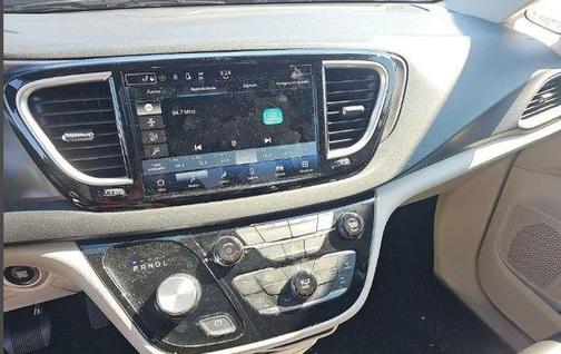 2023 Chrysler Pacifica Touring-L