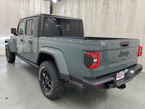 2026 Jeep Gladiator Sport