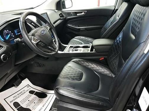 Black Metallic 2024 Ford Edge Titanium