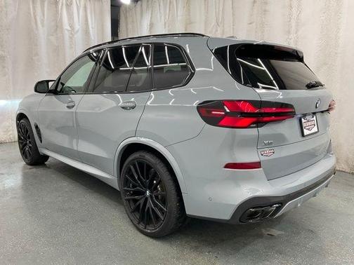 2024 BMW X5 M60i