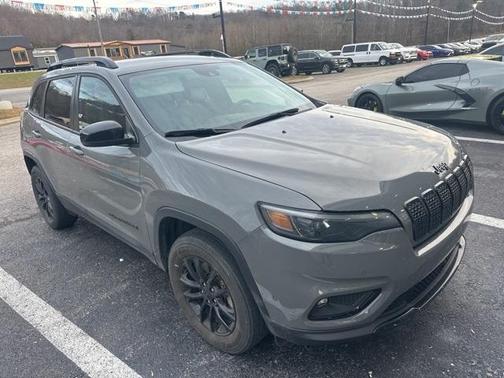 2023 Jeep Cherokee Altitude Lux