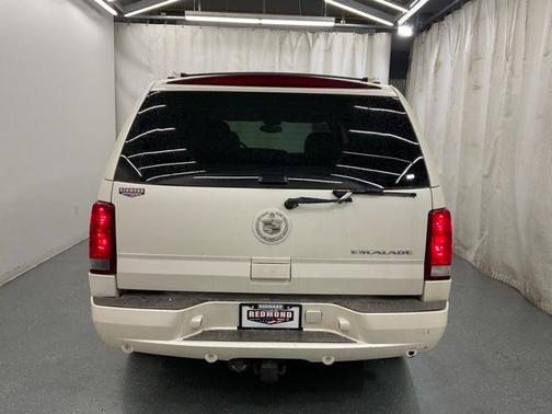 2005 Cadillac Escalade Base