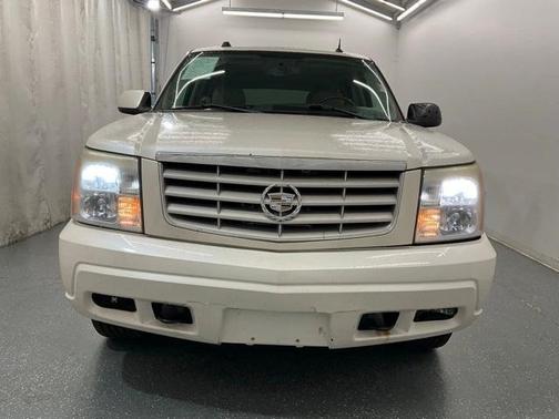 2005 Cadillac Escalade Base