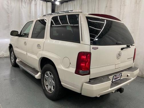 2005 Cadillac Escalade Base