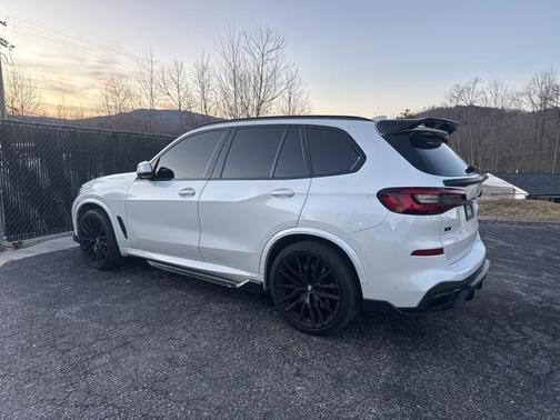 2020 BMW X5 M50i