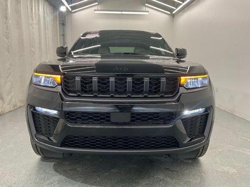 Diamond Black 2026 Jeep Grand Cherokee Limited