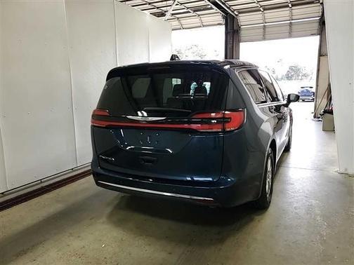 Fathom Blue Pearlcoat 2025 Chrysler Pacifica Select