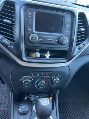 2017 Jeep Cherokee Sport