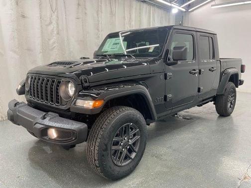 Black Clearcoat 2026 Jeep Gladiator Sport