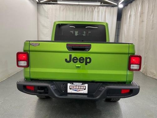 2026 Jeep Gladiator Sport