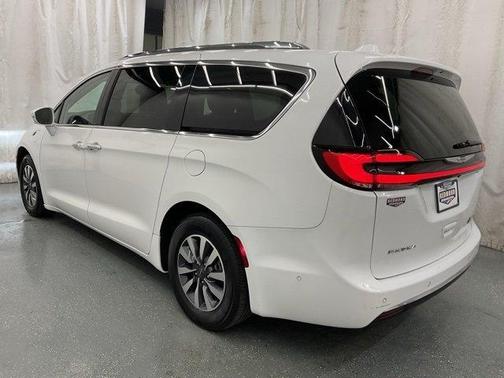 2021 Chrysler Pacifica Hybrid Touring L