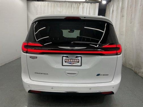 2021 Chrysler Pacifica Hybrid Touring L