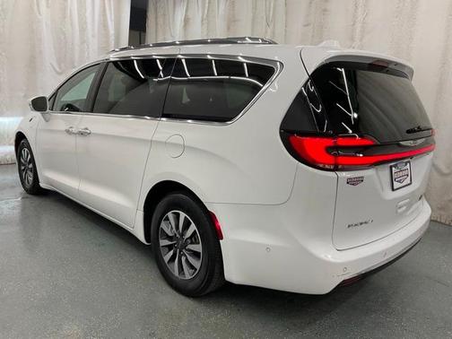 2021 Chrysler Pacifica Hybrid Touring L