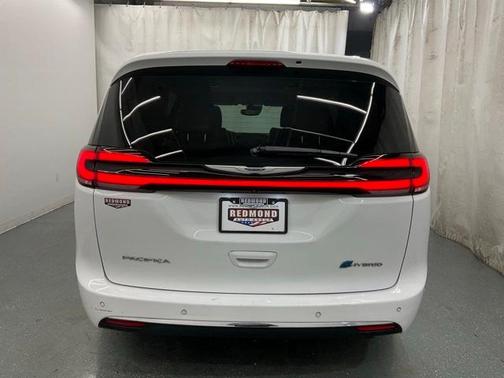 2021 Chrysler Pacifica Hybrid Touring L