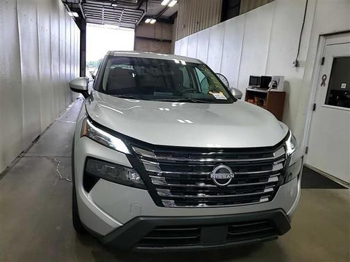 Brilliant Silver Metallic 2025 Nissan Rogue SV
