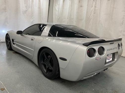 2004 Chevrolet Corvette Base