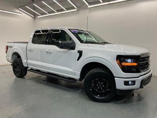 Oxford White 2025 Ford F-150 XLT