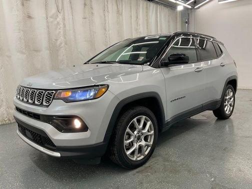 Silver Zynith 2025 Jeep Compass Limited