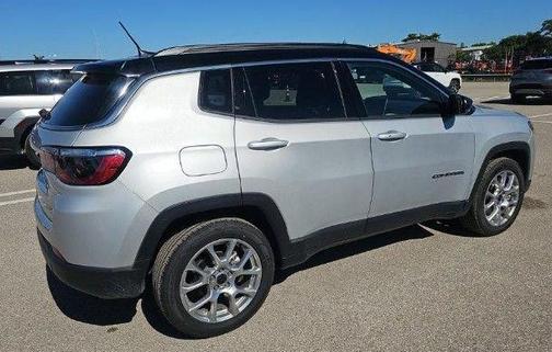 Silver Zynith 2025 Jeep Compass Limited
