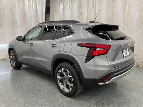 Sterling Gray Metallic 2025 Chevrolet Trax LT